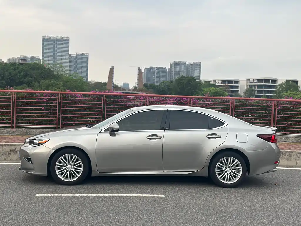 Lexus ES 2016 — фото 3