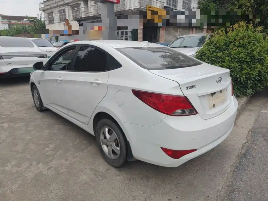 Hyundai Verna 2016