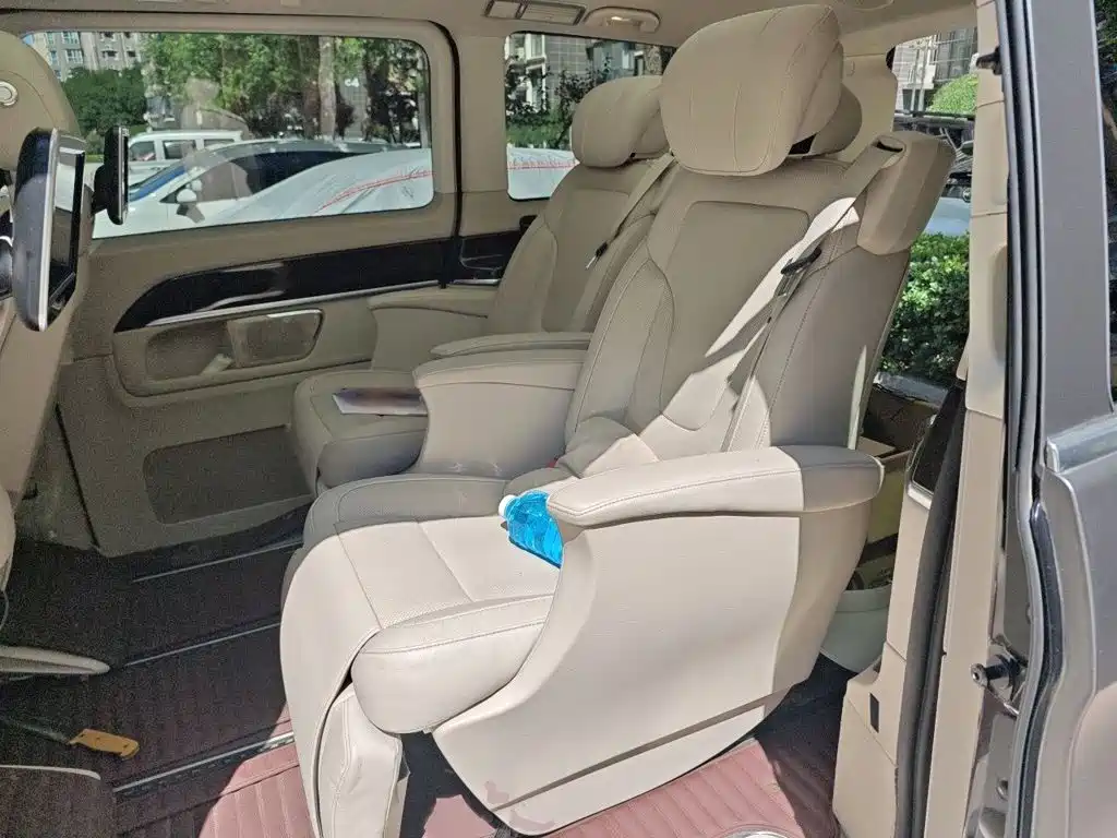 Mercedes-Benz V-Class 2017 — фото 15