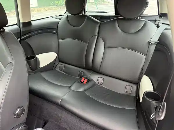 MINI Clubman 2012