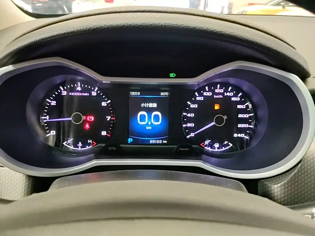 Geely Emgrand GS 2018 — фото 12