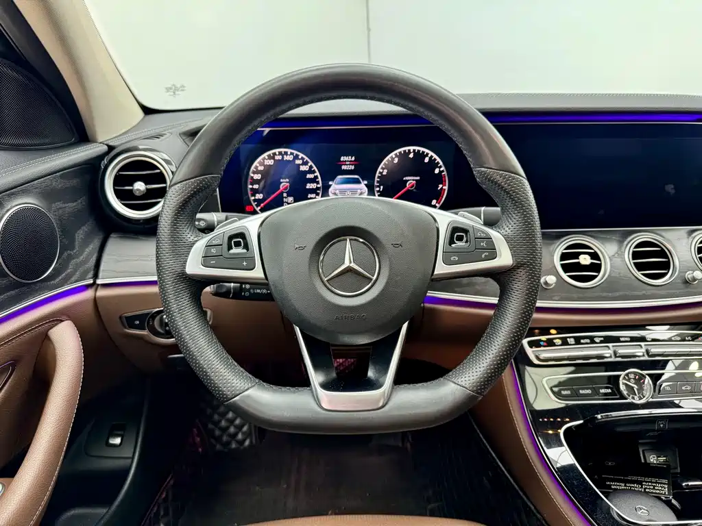 Mercedes-Benz E-Class 2016 — фото 16