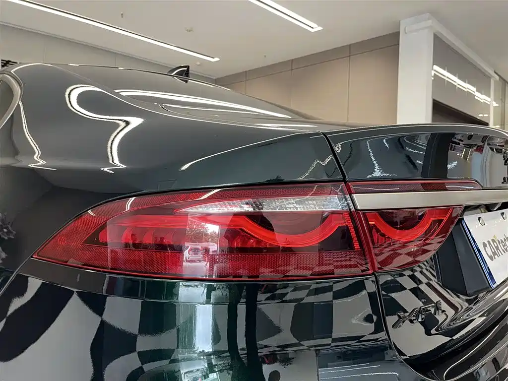 Jaguar XFL 2024 — фото 10