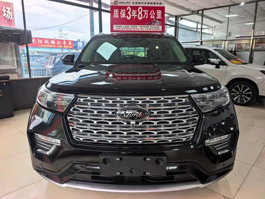 Ford Explorer 2021 — фото 1
