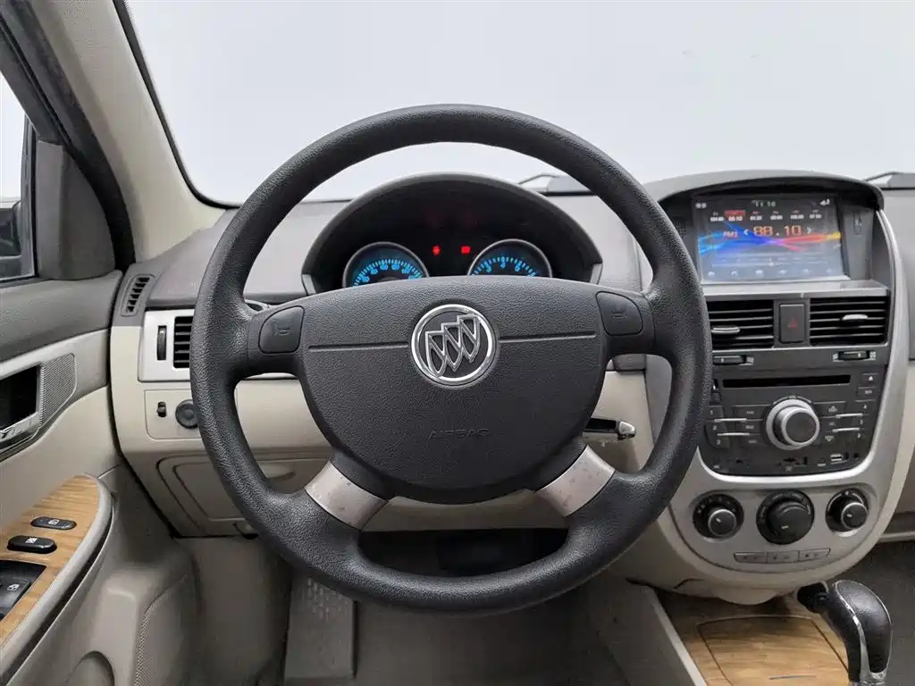Buick Excelle 2015 — фото 11