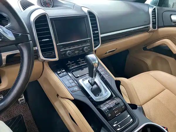 Porsche Cayenne 2014