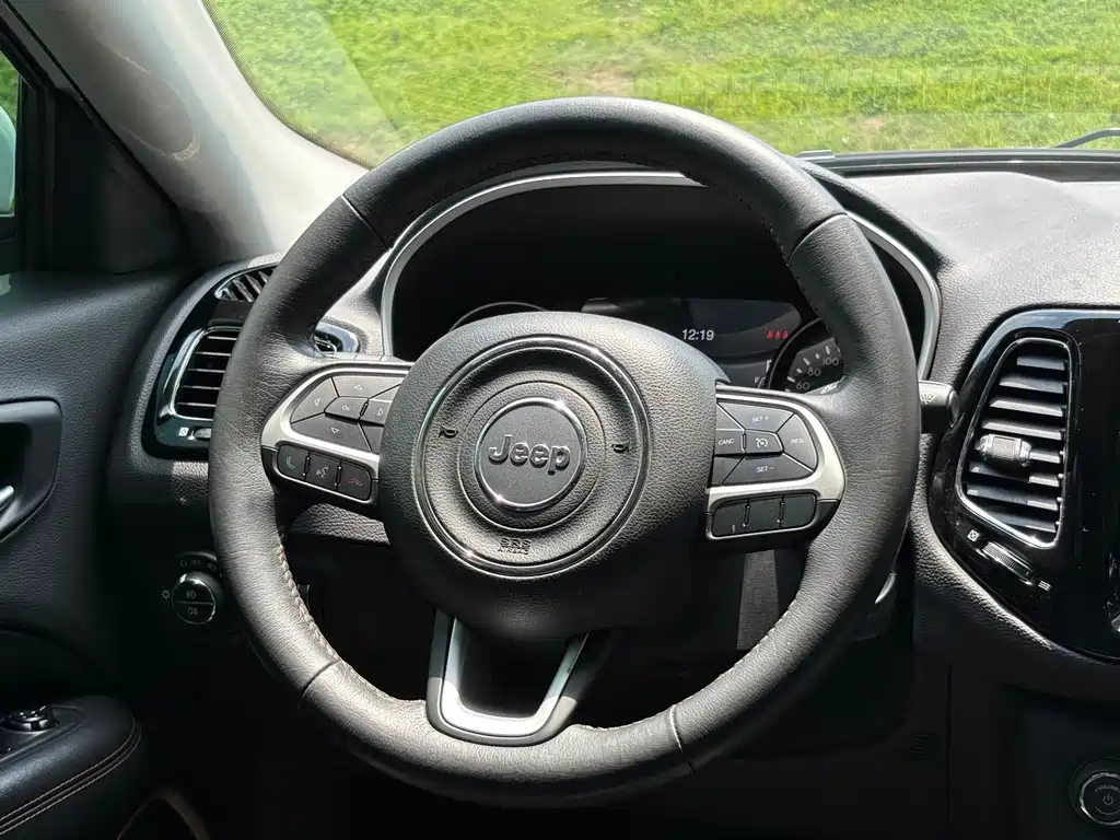 Jeep Compass 2020 — фото 12