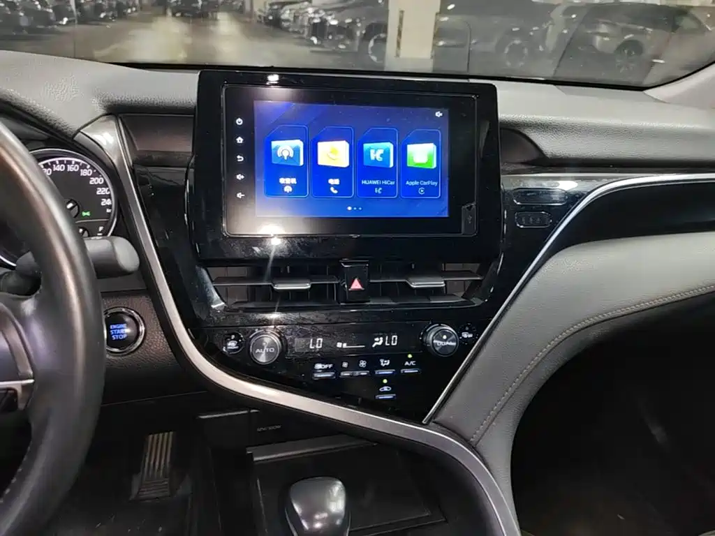 Toyota Camry 2023 — фото 13