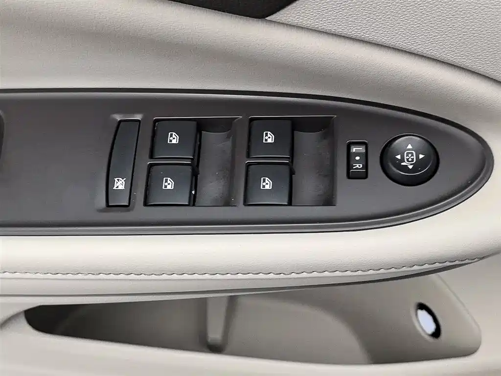 Buick Verano 2017 — фото 9