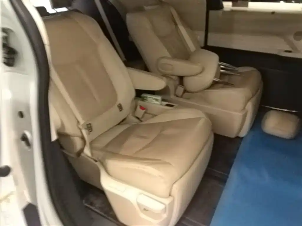 Toyota Sienna 2022 — фото 24