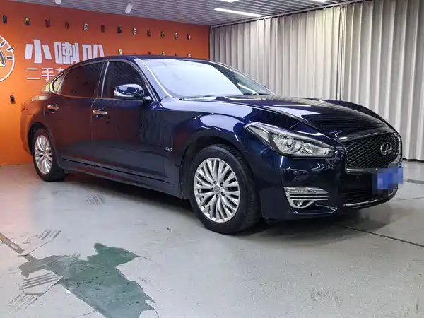 Infiniti Q70 2019