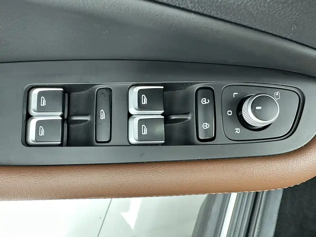 Geely Vision X6 2023 — фото 12