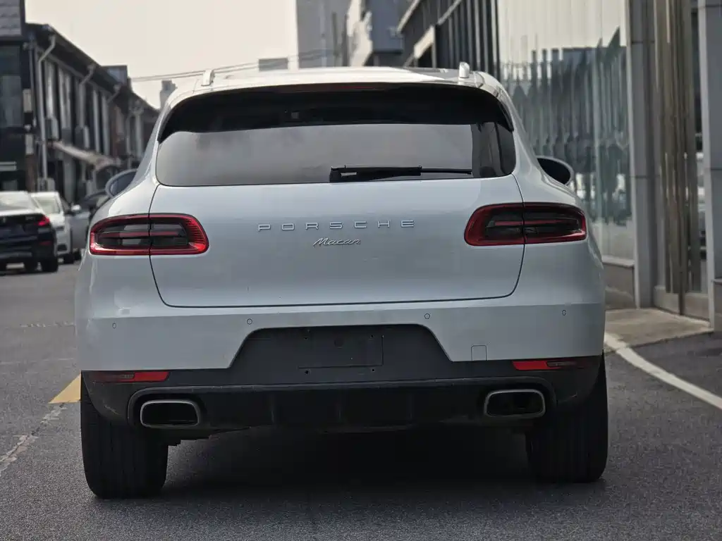 Porsche Macan 2018 — фото 13