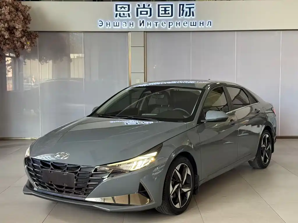 Hyundai Elantra 2022