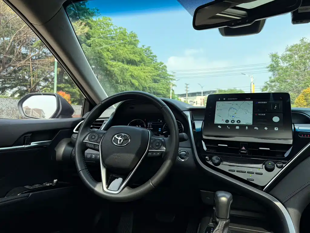 Toyota Camry 2022 — фото 21