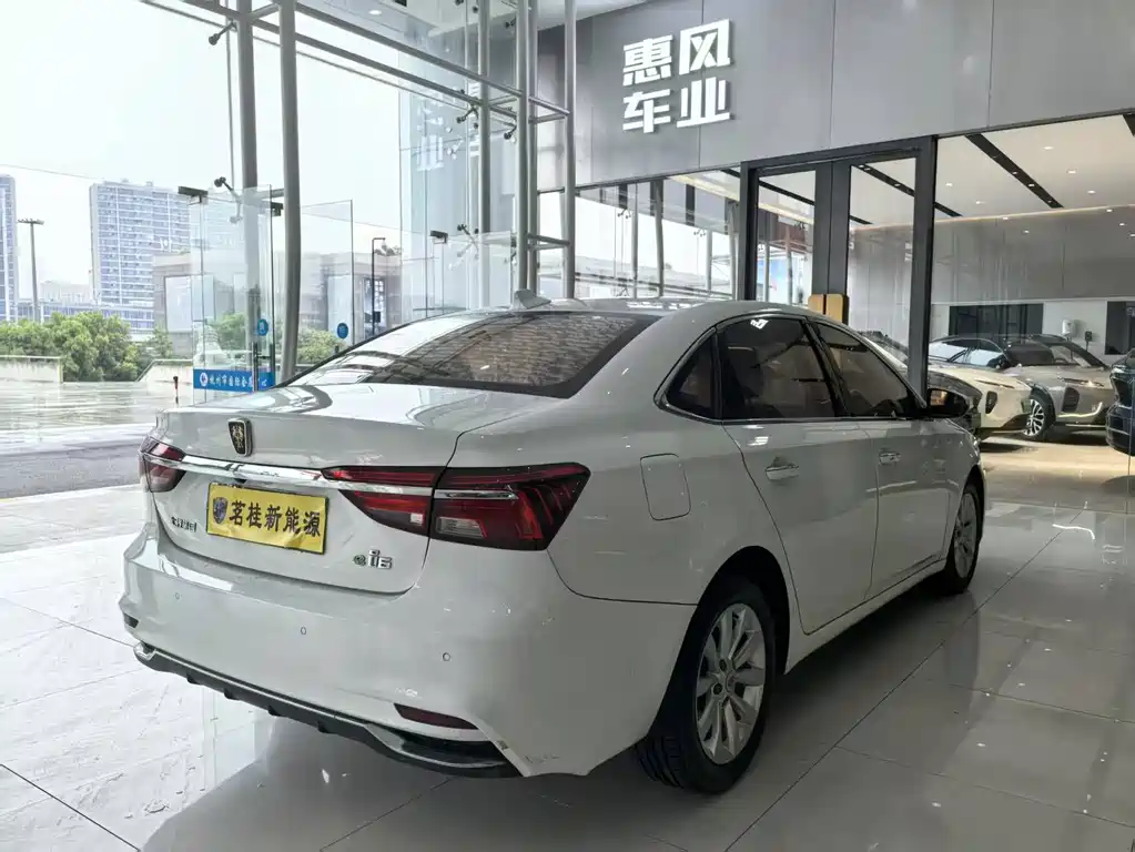 Roewe i6 New Energy 2019 — фото 12