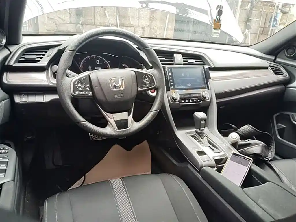Honda Civic 2021 — фото 10