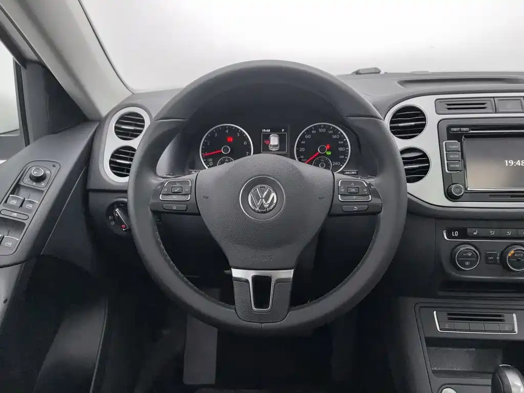 Volkswagen Tiguan 2014 — фото 11