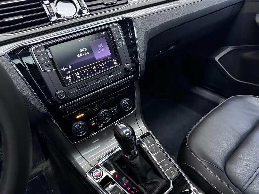 Volkswagen Passat 2019 — фото 13