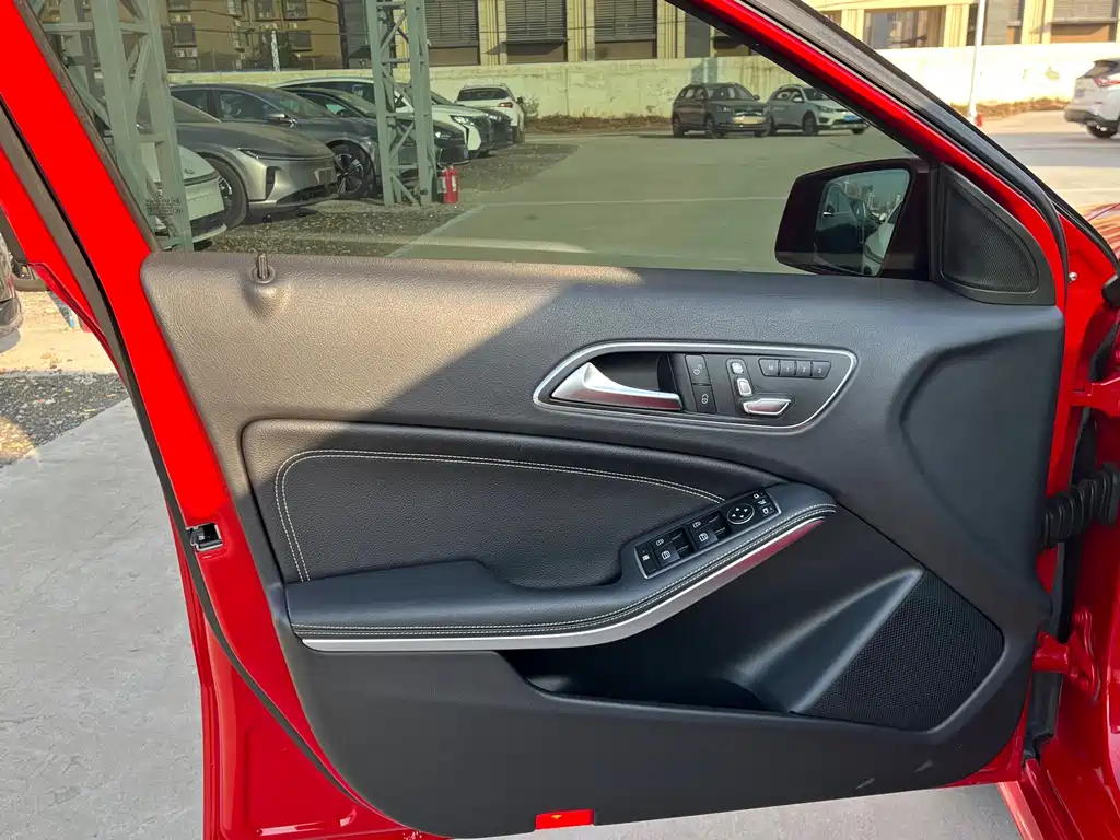 Mercedes-Benz A-Class 2016 — фото 15