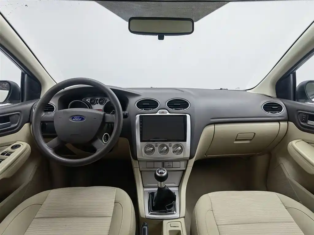Ford Focus 2015 — фото 5