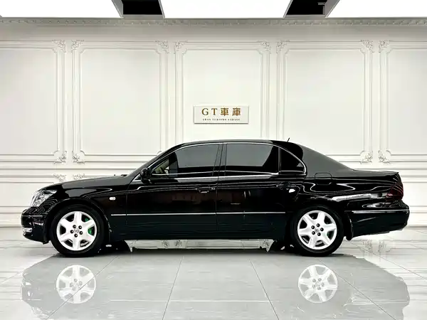 Lexus LS 2004