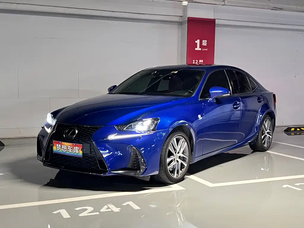 Lexus IS 2018