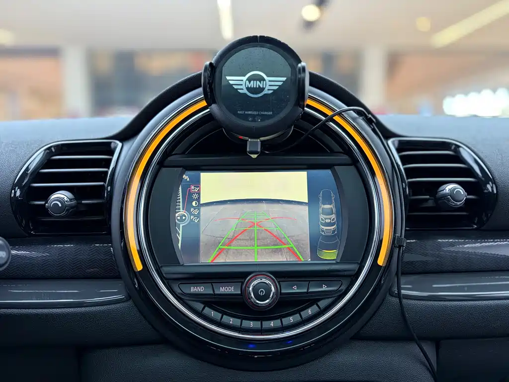 MINI Clubman 2017 — фото 20