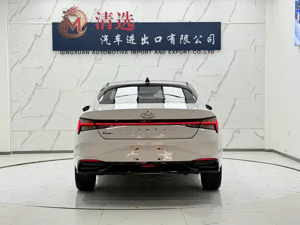 Hyundai Elantra 2023