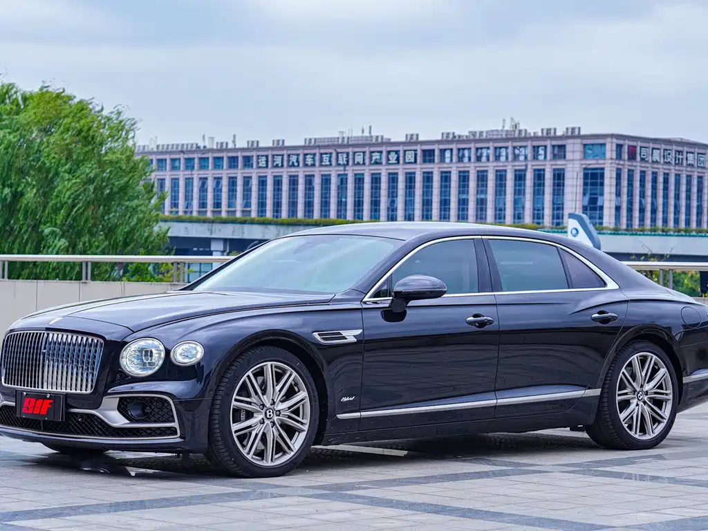 Bentley Flying Spur PHEV 2023 — фото 1