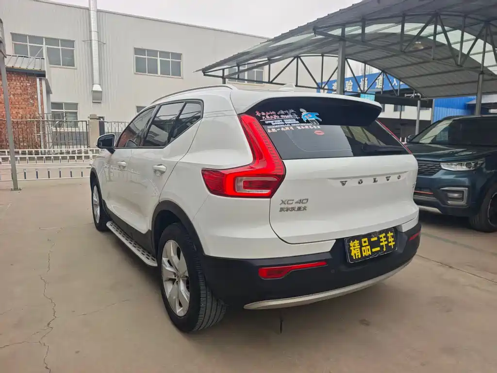 Volvo XC40 2020 — фото 9
