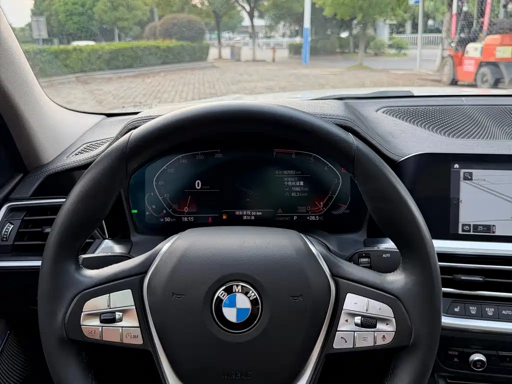 BMW 3 Series 2019 — фото 12