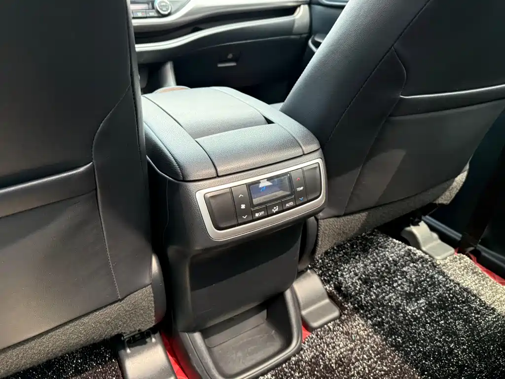 Toyota Highlander 2017 — фото 19