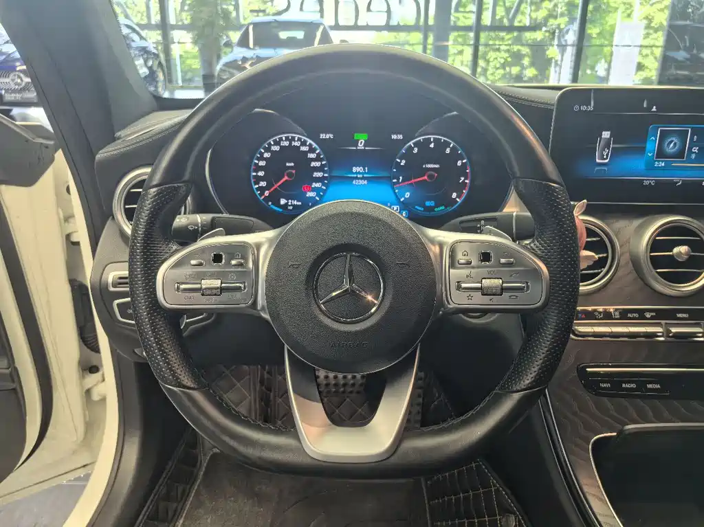 Mercedes-Benz C-Class 2021 — фото 10