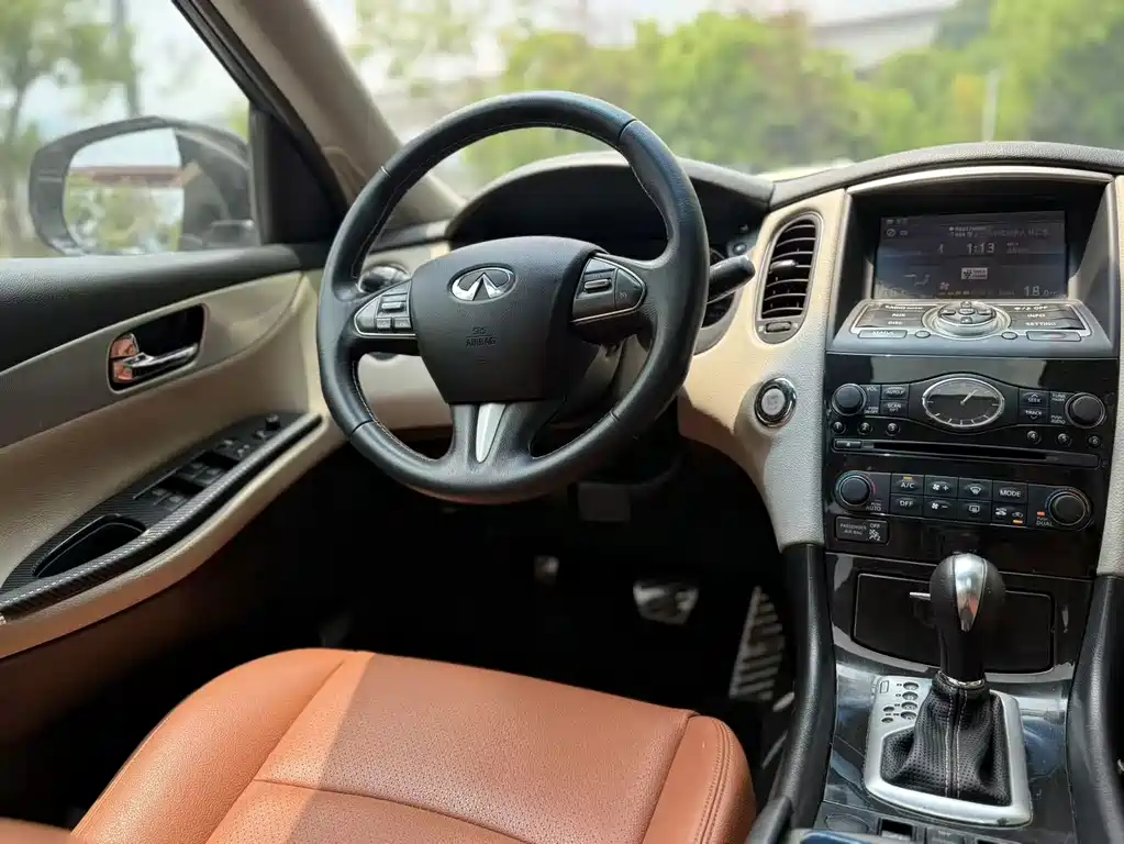 Infiniti QX50 2016 — фото 10