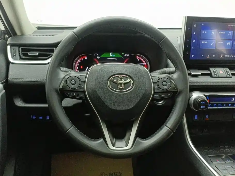 Toyota RAV4 2021 — фото 15