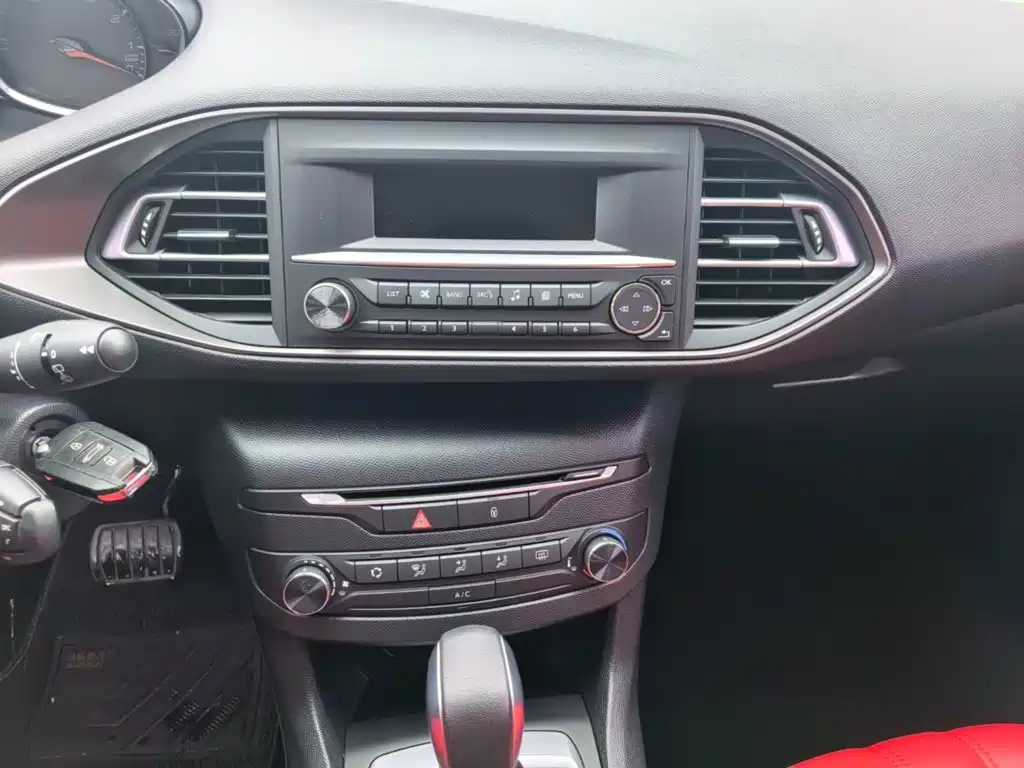 Peugeot 308S 2017 — фото 13