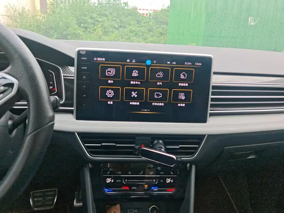 Volkswagen Tiguan L 2023 — фото 13