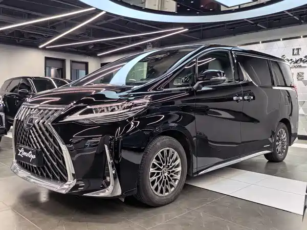 Lexus LM 2022
