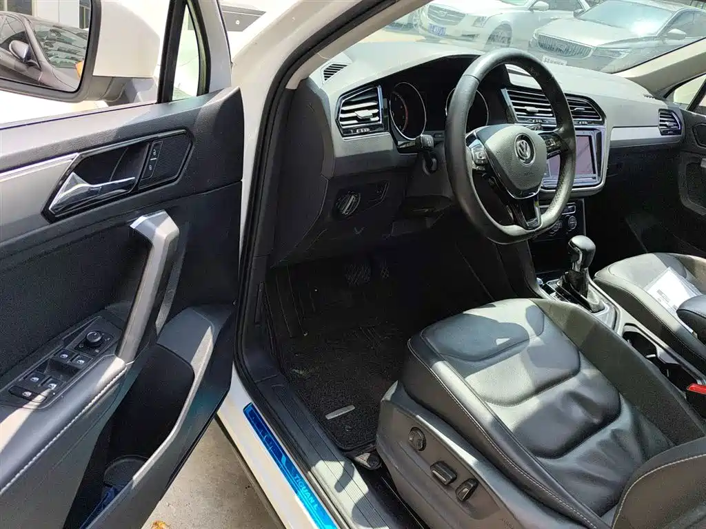 Volkswagen Tiguan L 2019 — фото 16