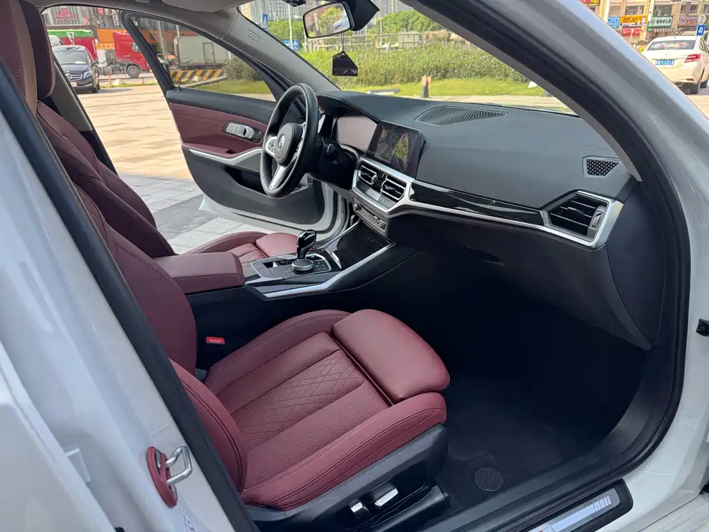 BMW 3 Series 2022 — фото 12