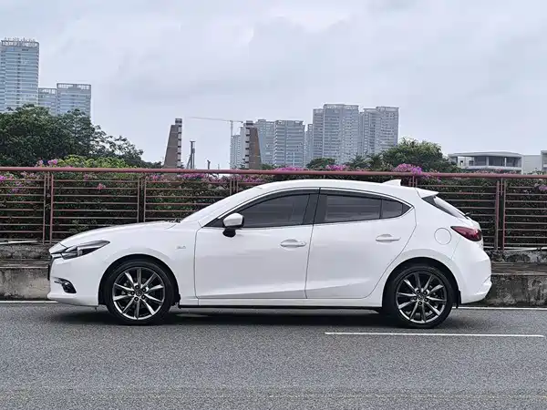 Mazda 3 Axela 2017