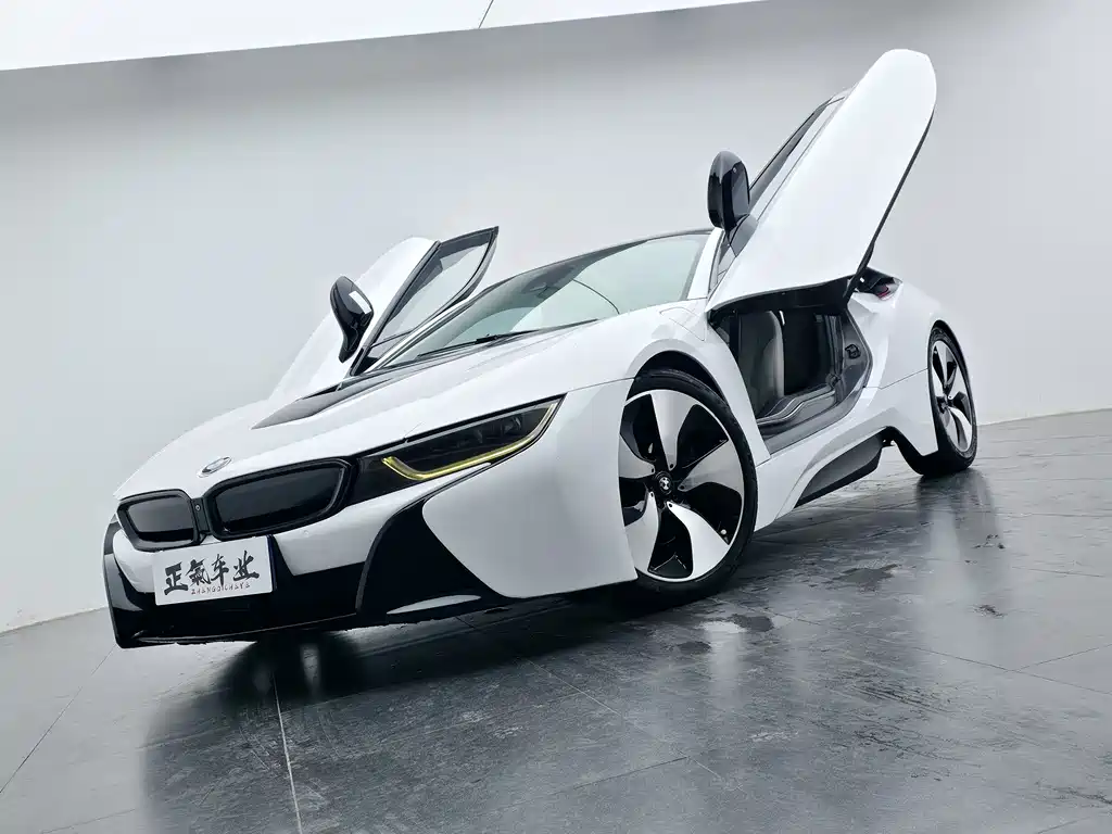 BMW i8 2017 — фото 4