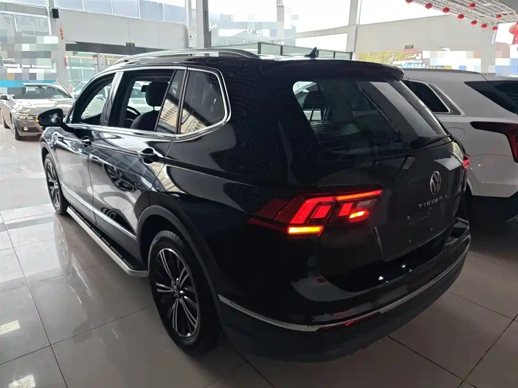 Volkswagen Tiguan L 2020 — фото 24