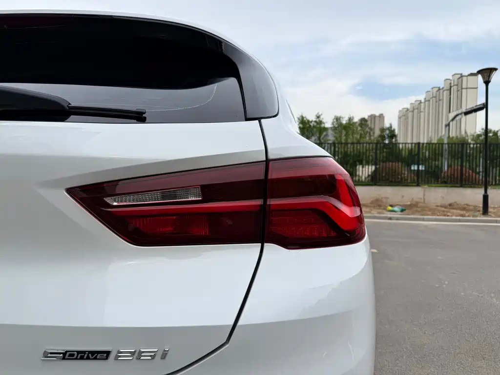 BMW X2 2023 — фото 12
