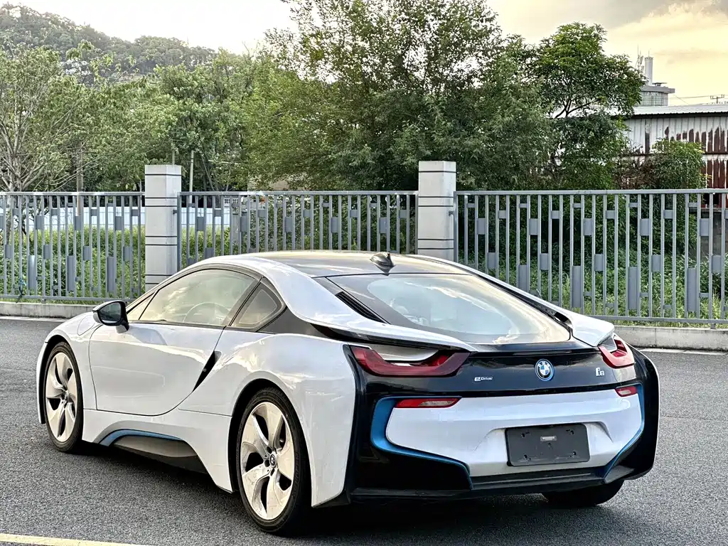 BMW i8 2016