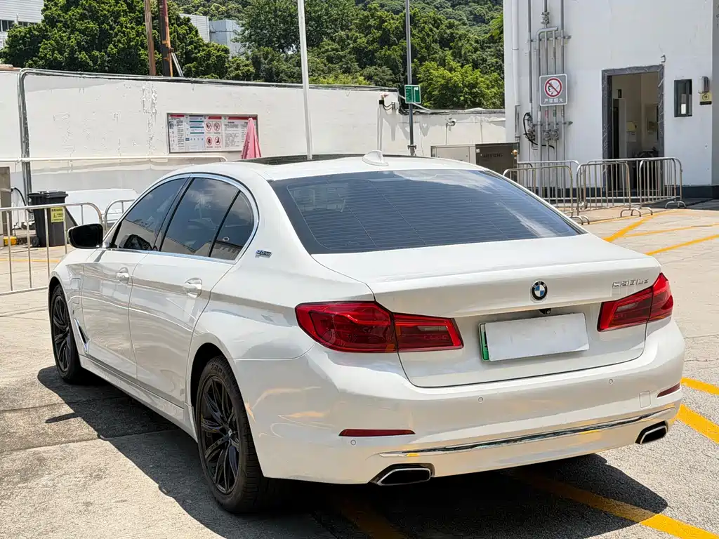 BMW 5 Series New Energy 2018 — фото 11