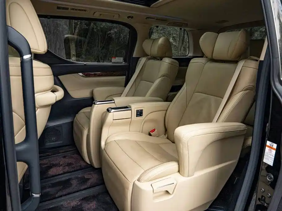 Toyota Alphard 2019 — фото 10