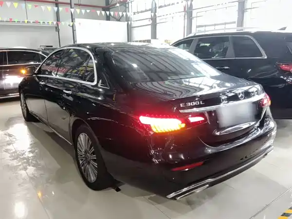 Mercedes-Benz E-Class 2022
