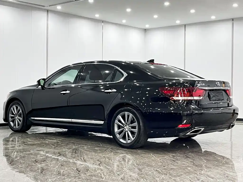 Lexus LS 2015 — фото 6